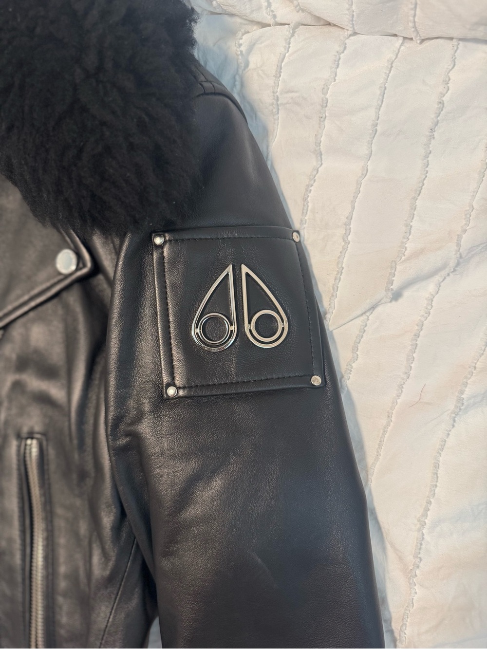 Moose Knuckles Black Leather Biker Jacket With Shearling Collar View 2